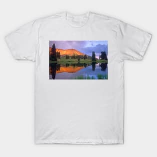 Mount Baldy At Sunset Reflected In Lake Along Paradise Divide T-Shirt